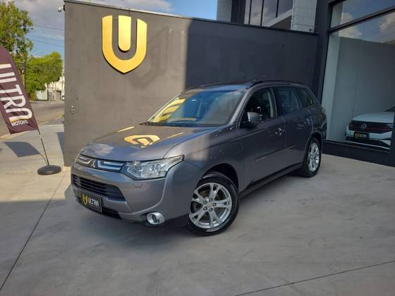 MITSUBISHI OUTLANDER 3.0 GT 4X4 V6 24V GASOLINA 4P AUTOMÁTICO